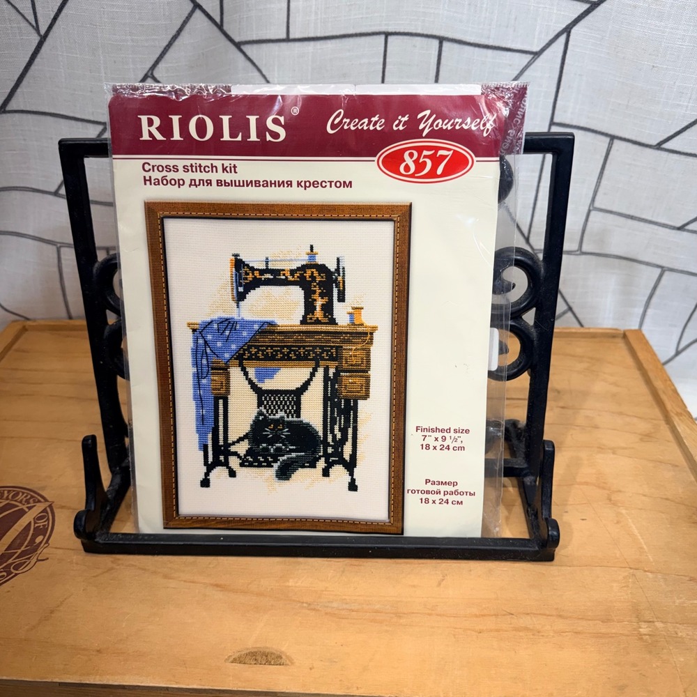Riolis Cross Stitch Kit 7x9.5 Multicolor Cat with Sewing Machine 857 DIY Craft